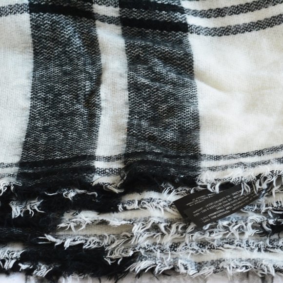 Zara Black and White Blanket Scarf - Picture 2 of 5